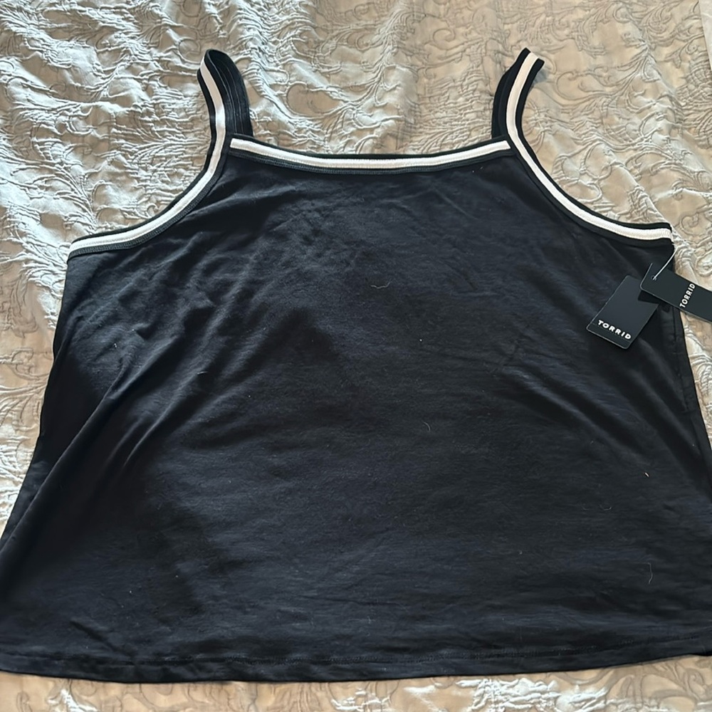 VINTAGE BY TORRID SIZE 1 14-16. Black with white stripe